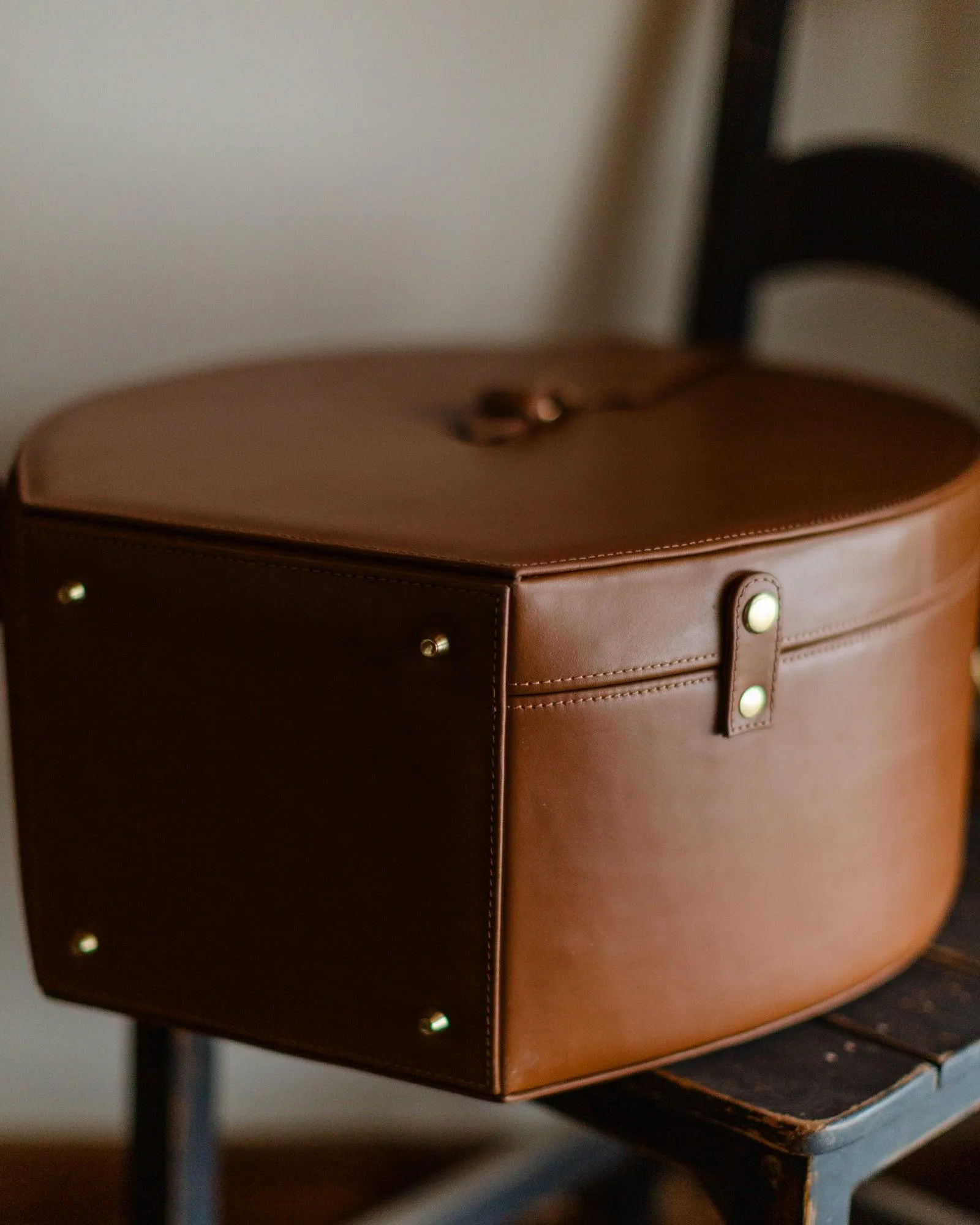 LEATHER HAT BOX